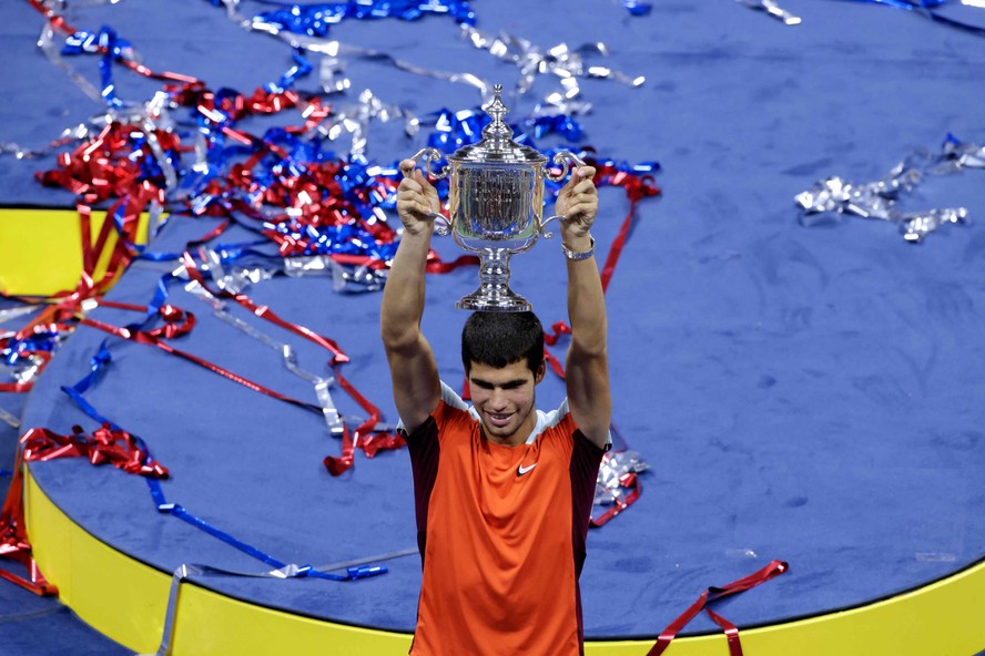 Carlos Alcaraz, de 19 anos, conquistou o seu primeiro Grand Slam da carreira