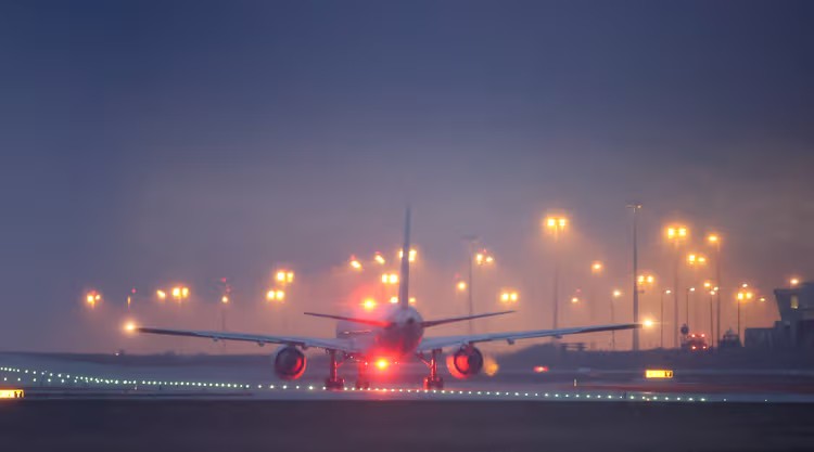 Aeroporto na Alemanha suspende voos após 