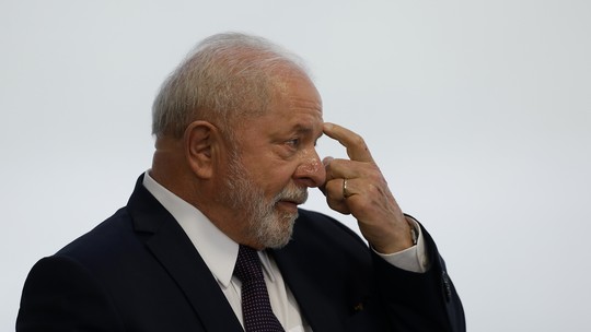 Pesquisa Ipec/O GLOBO: confiança em Lula já está em empate técnico com desconfiança. Veja os números