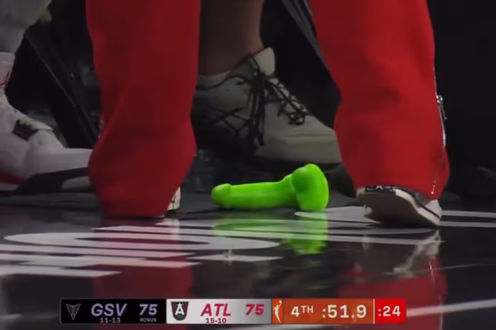 Brinquedo sexual foi lançado em quadra da WNBA