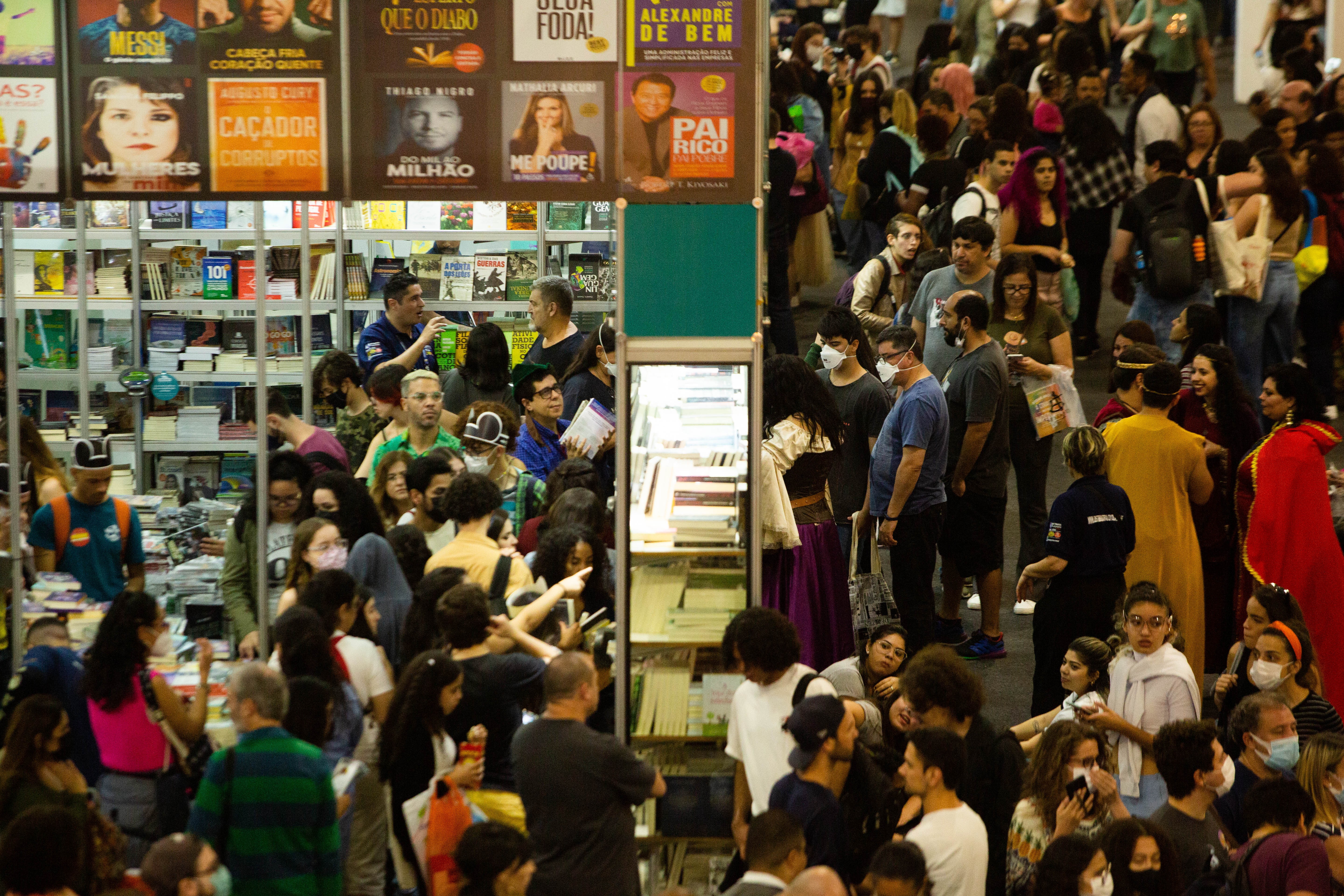 Com ingresso noturno mais barato e homenagem a Espanha, Bienal do Livro de São Paulo espera receber mais de 700 mil visitantes - QTU Questões do Universo