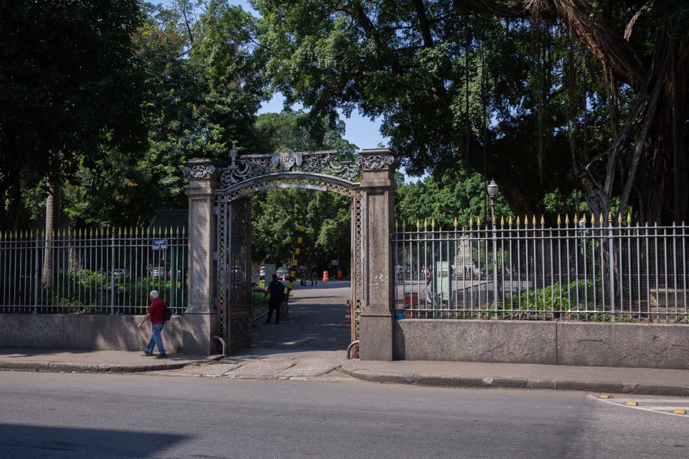 Entrada do Campo de Santana, um dos locais reformados por Glaziou — Foto: Júlia Aguiar / Agência O Globo / Arquivo