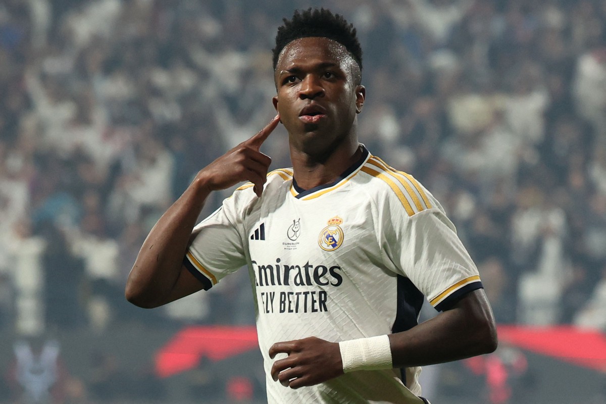 Vini Jr. se torna primeiro jogador a fazer dois gols em 10 minutos no 