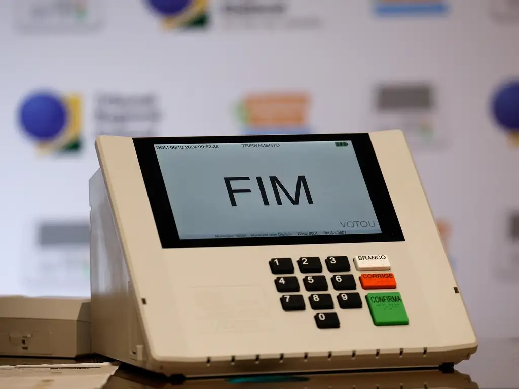 TRE-RJ altera 66 locais de votação para evitar influência do crime organizado nas eleições de outubro - QTU Questões do Universo