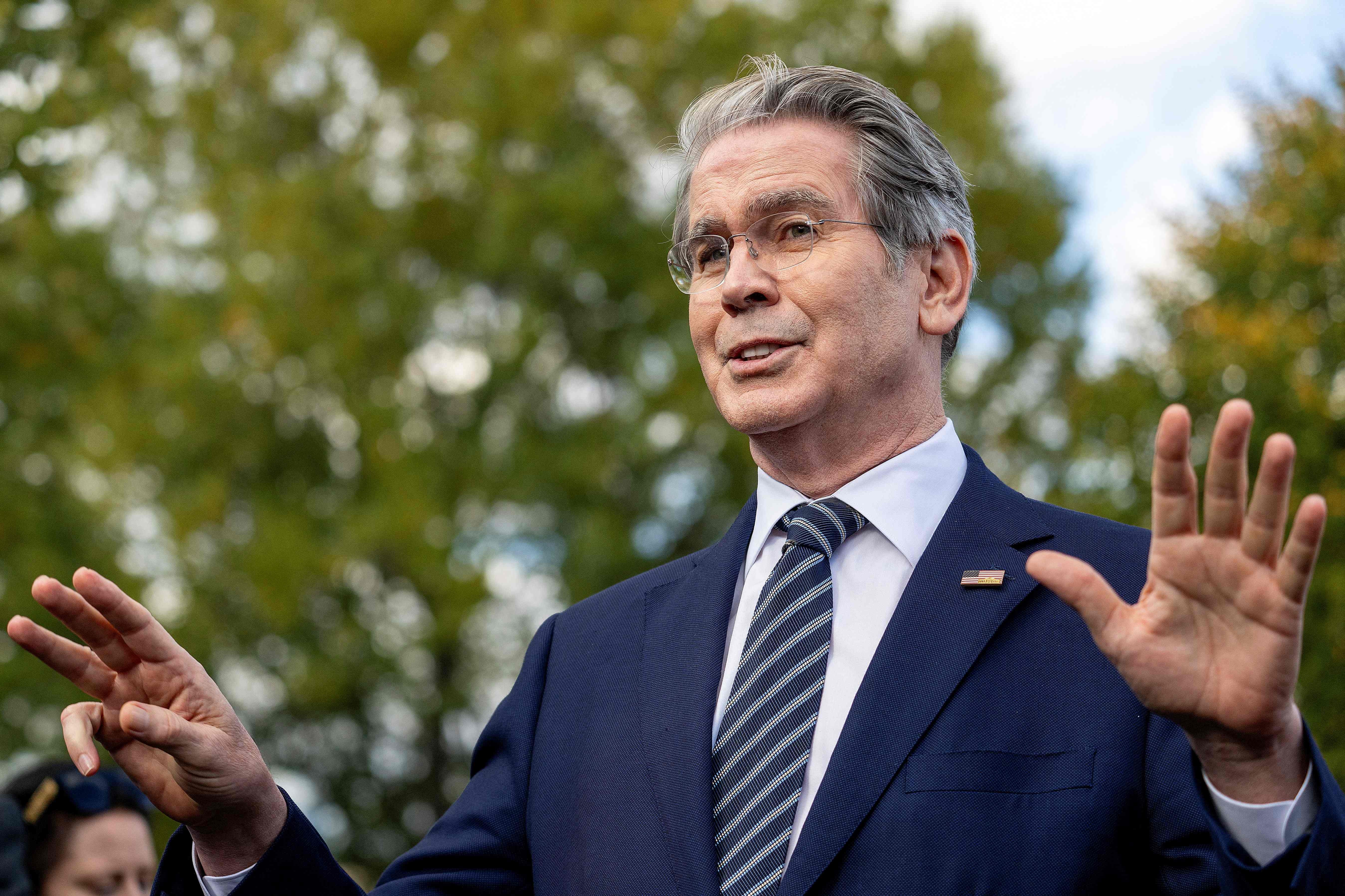 EUA permitem venda de parte do petr&oacute;leo russo por trinta dias, informa o Tesouro