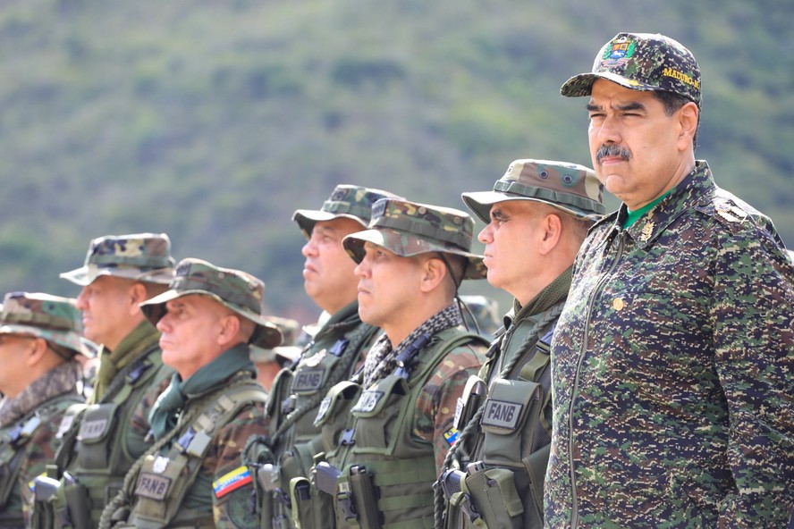 Governo Trump autoriza ação secreta da CIA na Venezuela, diz jornal