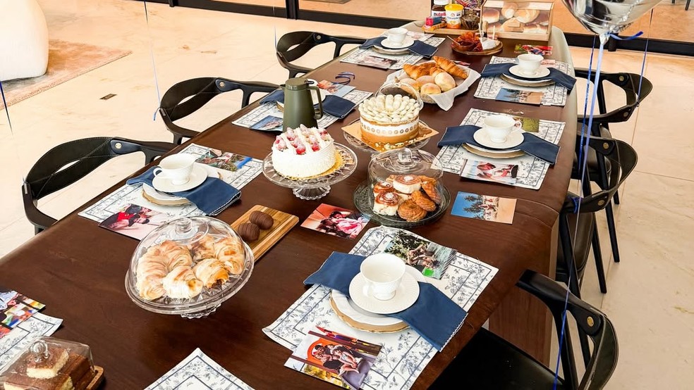 Mesa de caf&eacute; da manh&atilde; de Z&eacute; Felipe &mdash; Foto: Reprodu&ccedil;&atilde;o/Instagram