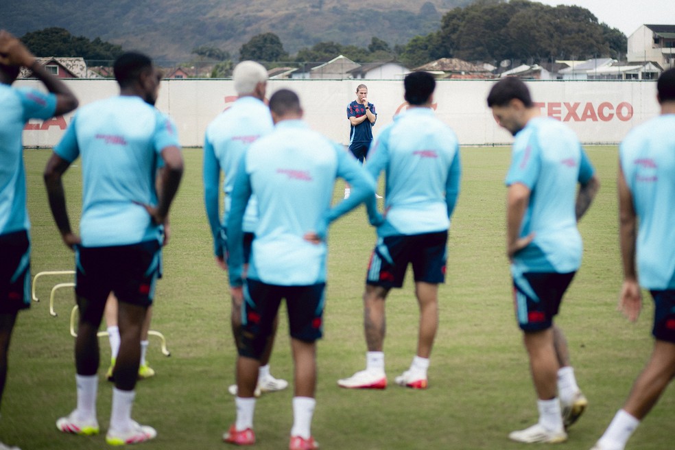 Filipe Lus prepara Flamengo antes de retorno do Brasileiro  Foto: Adriano Fontes/Flamengo