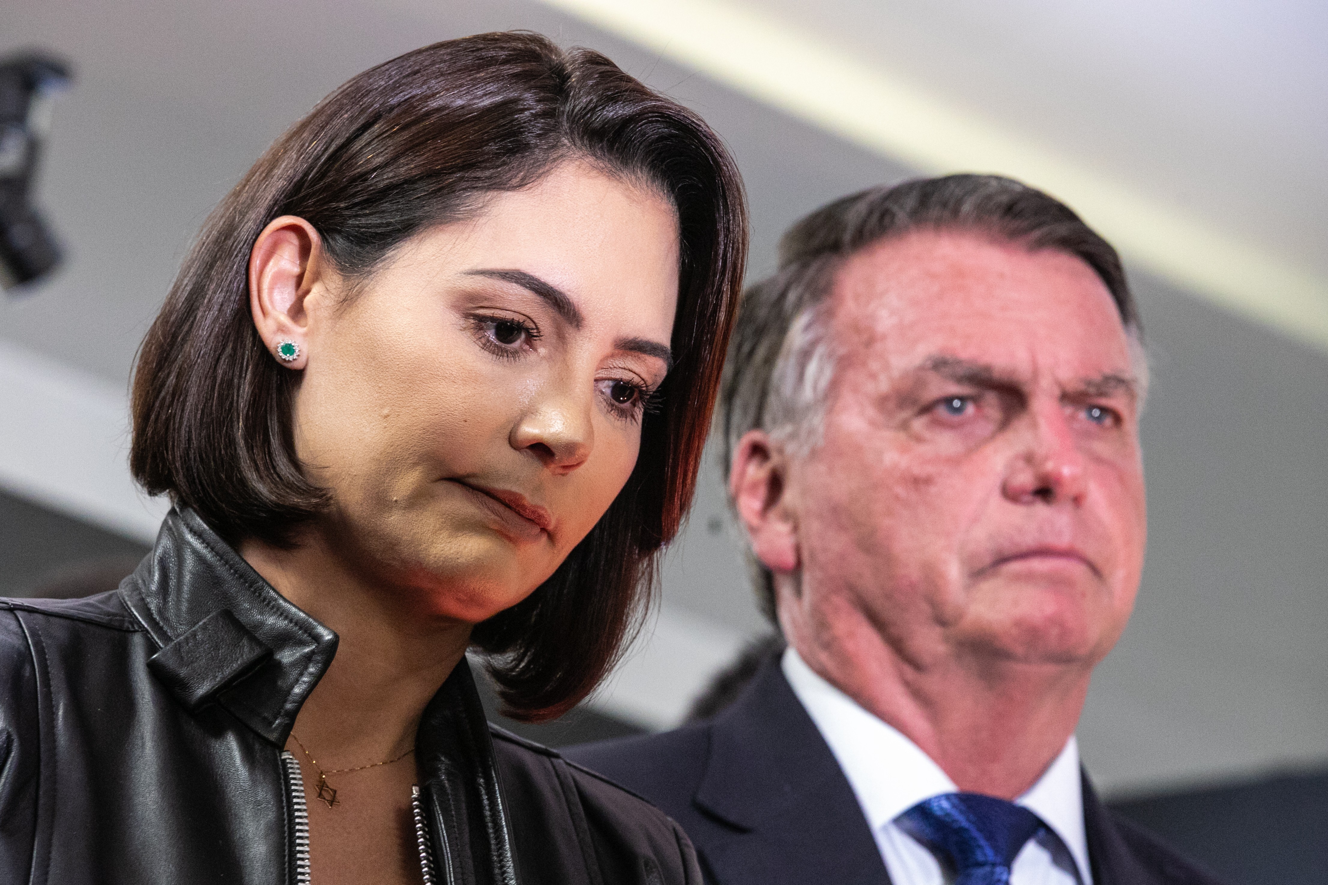 Michele deu aval para inutilizar arma de Bolsonaro, diz sargento indiciado por porte ilegal de pistola do ex-presidente