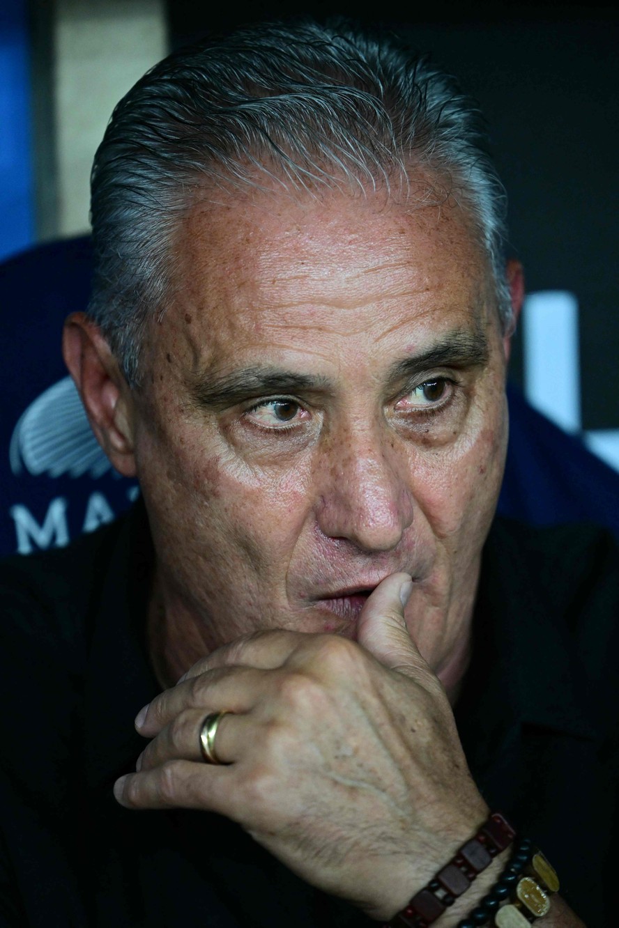 Tite no jogo do Flamengo contra o Peñarol