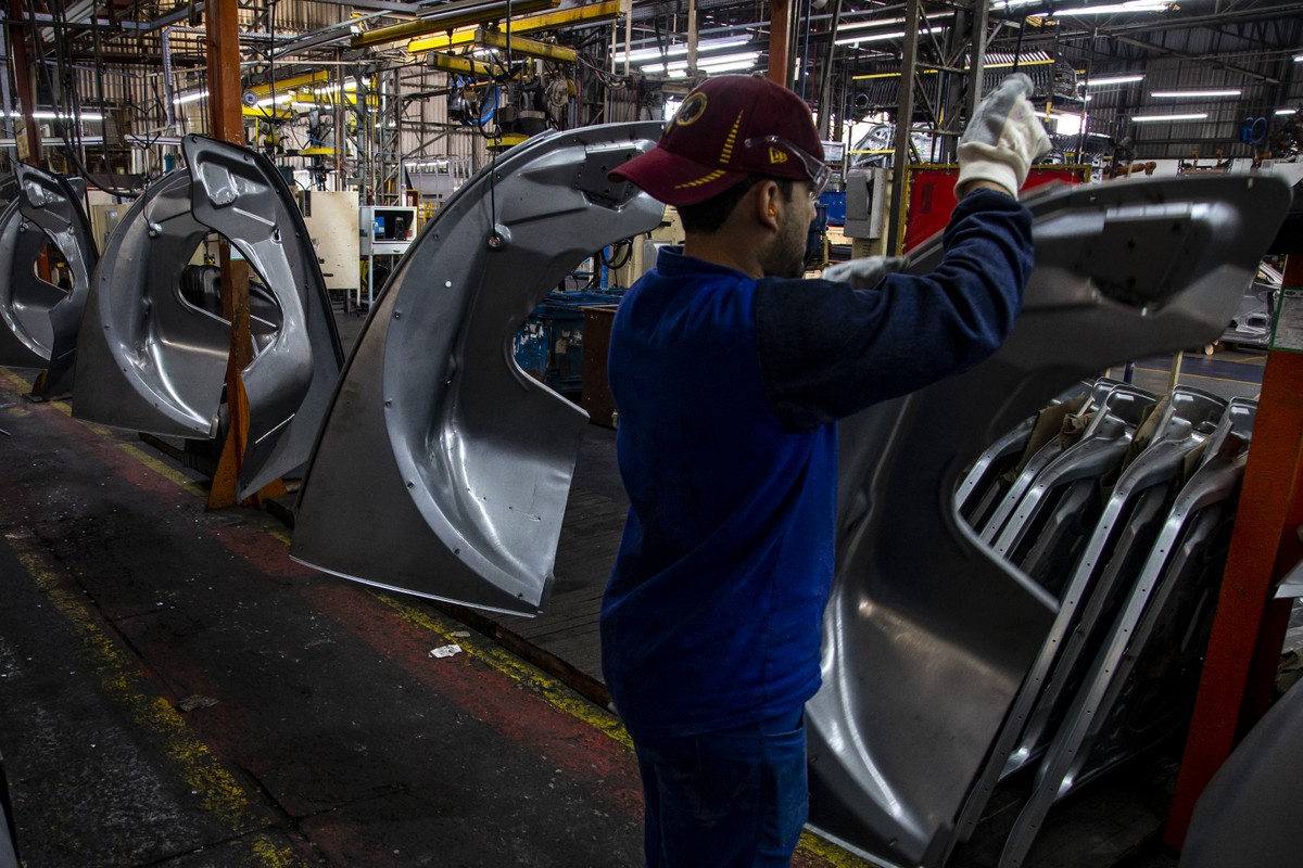 Vehicle production in Brazil risks interruption due to new chip crisis, warns Anfavea