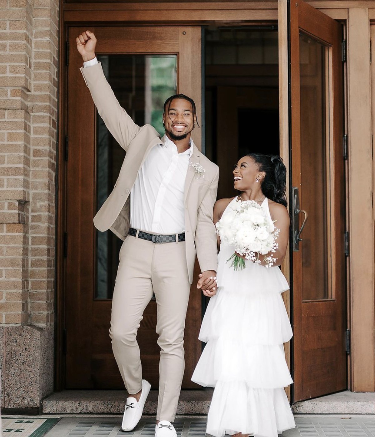 Ginasta Simone Biles se casa com jogador de futebol americano: 'Minha ...