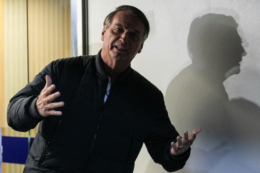 Jair Bolsonaro deixa sede do PL em 23 de julho de 2025