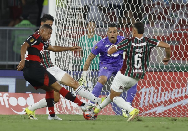 Análise: estrela de Rossi volta a brilhar nos pênaltis pelo Flamengo ...