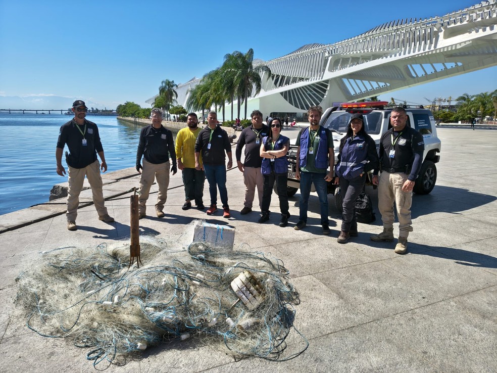Inea apreende redes de pesca em -são Conrado -foto: Divulgação/Seas