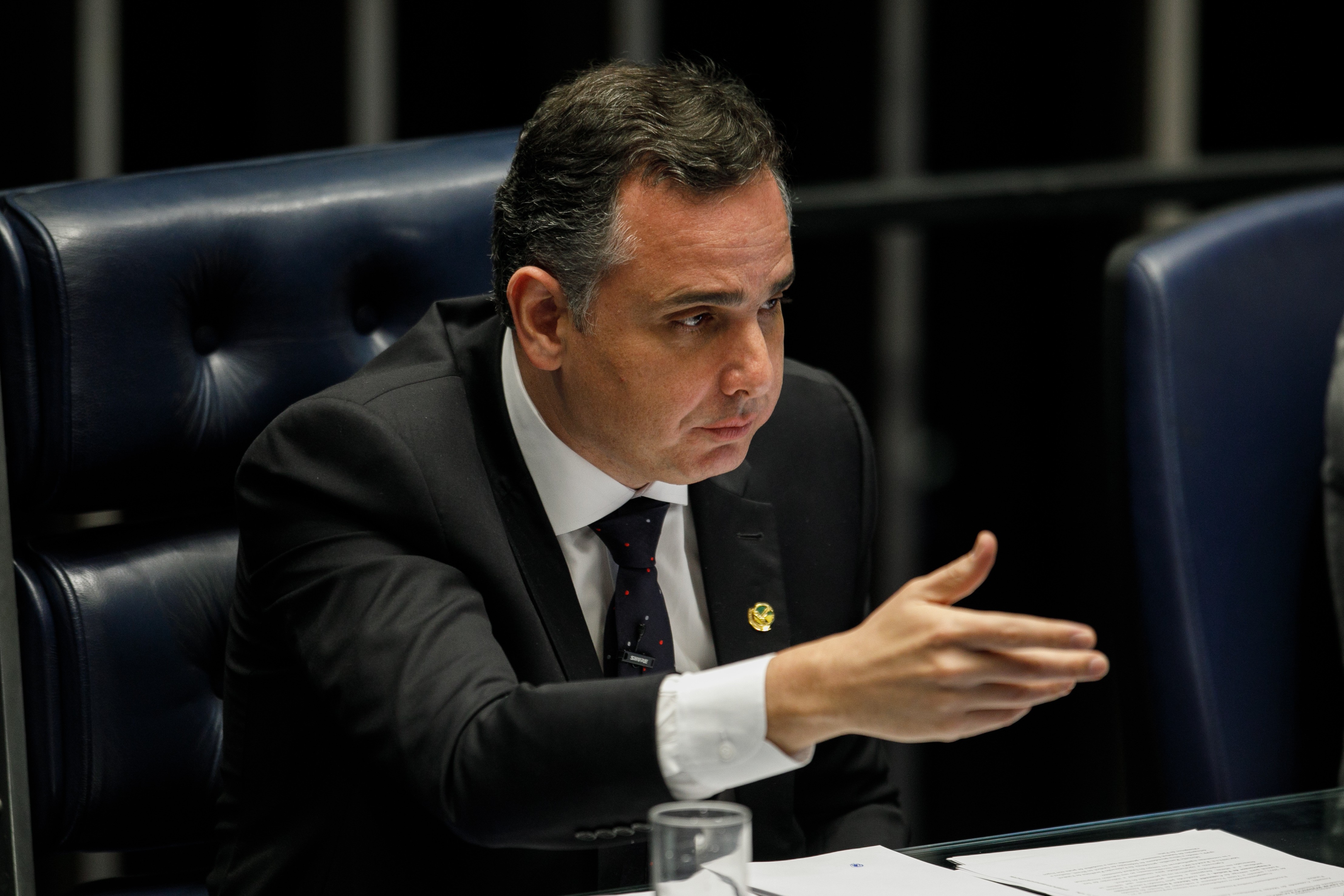 Pacheco diz que despesas obrigatórias precisam ser desvinculadas do salário mínimo em meio à discussão sobre cortes