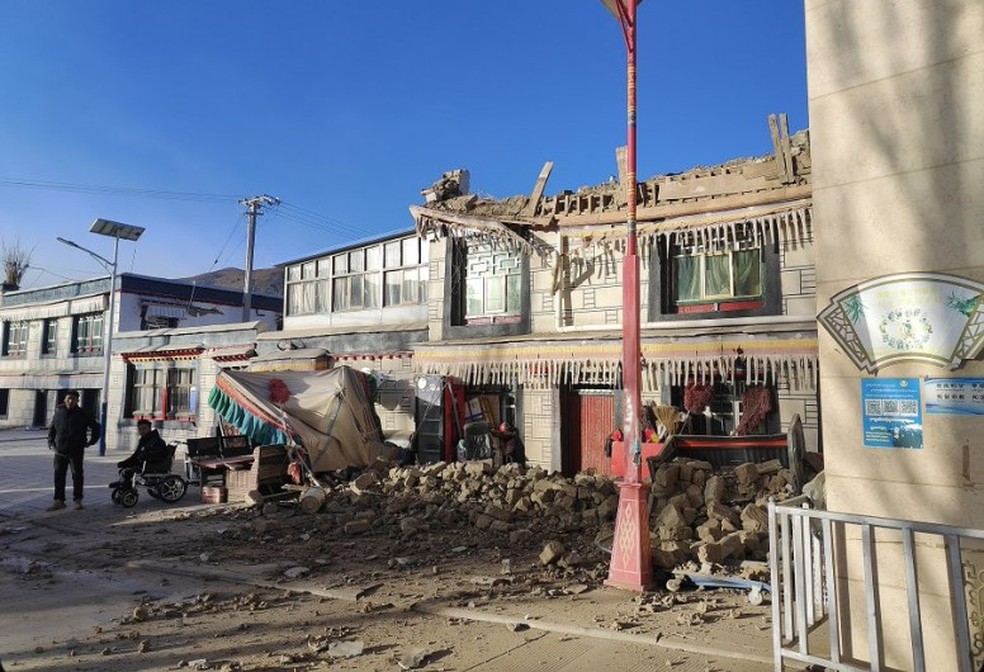 Terremoto de magnitude 6.8 atinge China e Nepal, com epicentro na cidade de Dingri — Foto: Reprodução / redes sociais