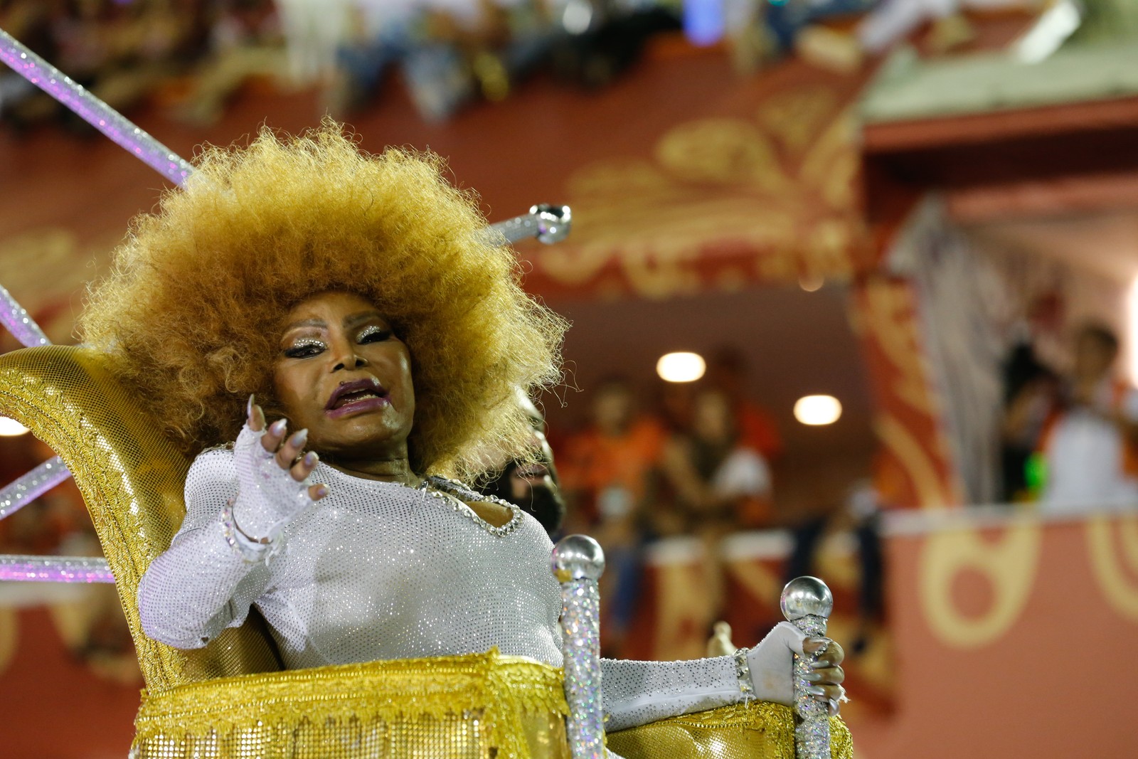 Elza Soares em desfile da Mocidade no carnaval de 2020Agência O Globo