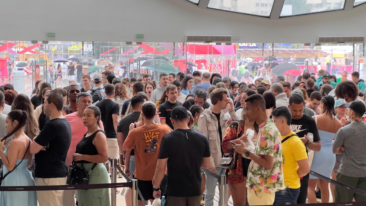 Território do G20 social atrai grande público até debaixo de chuva