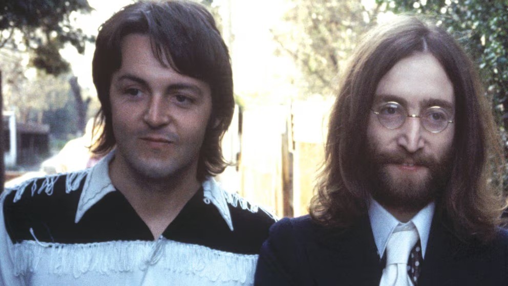 Entenda a vez em que Paul McCartney processou os The Beatles e virou alvo de John Lennon em can&ccedil;&atilde;o: 'logo ver&atilde;o do que voc&ecirc; &eacute; capaz'