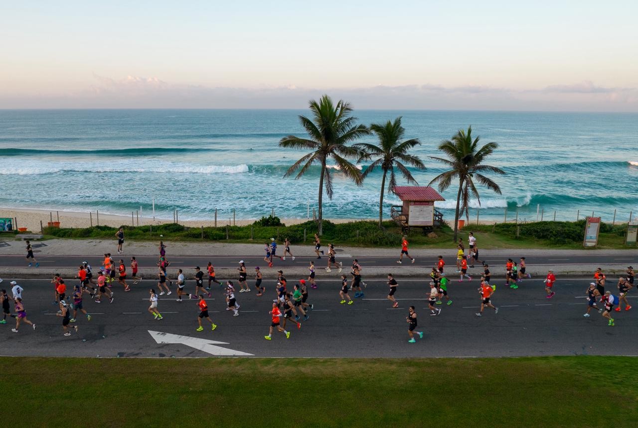 Maratona agita manhã gelada de domingo no Rio