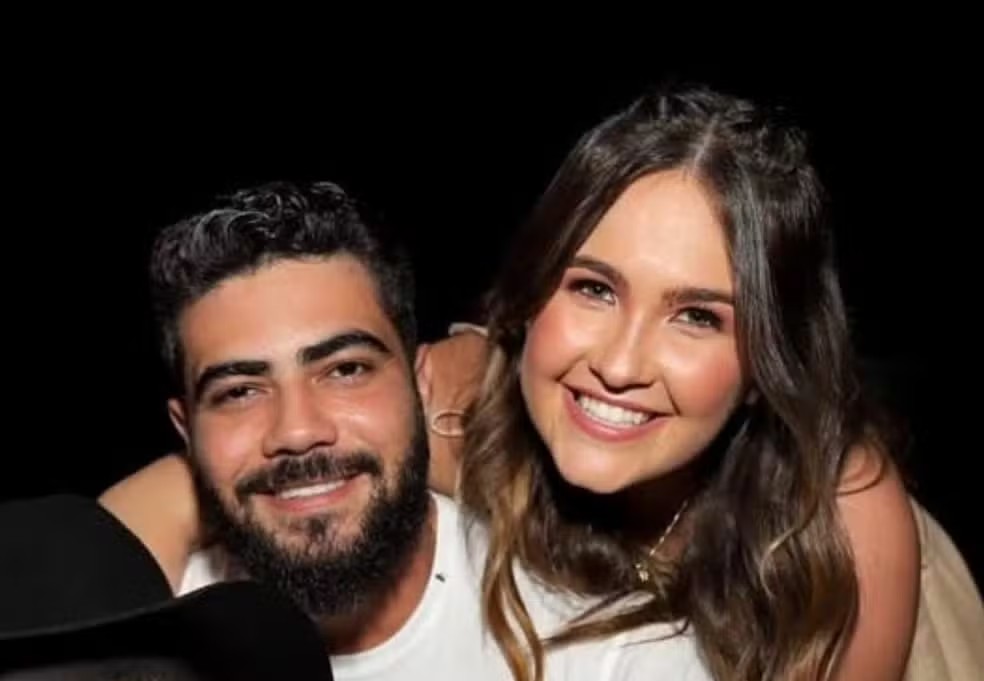 Mulher do cantor sertanejo Henrique, da dupla com Juliano, &eacute; solta ap&oacute;s passar por audi&ecirc;ncia nos EUA