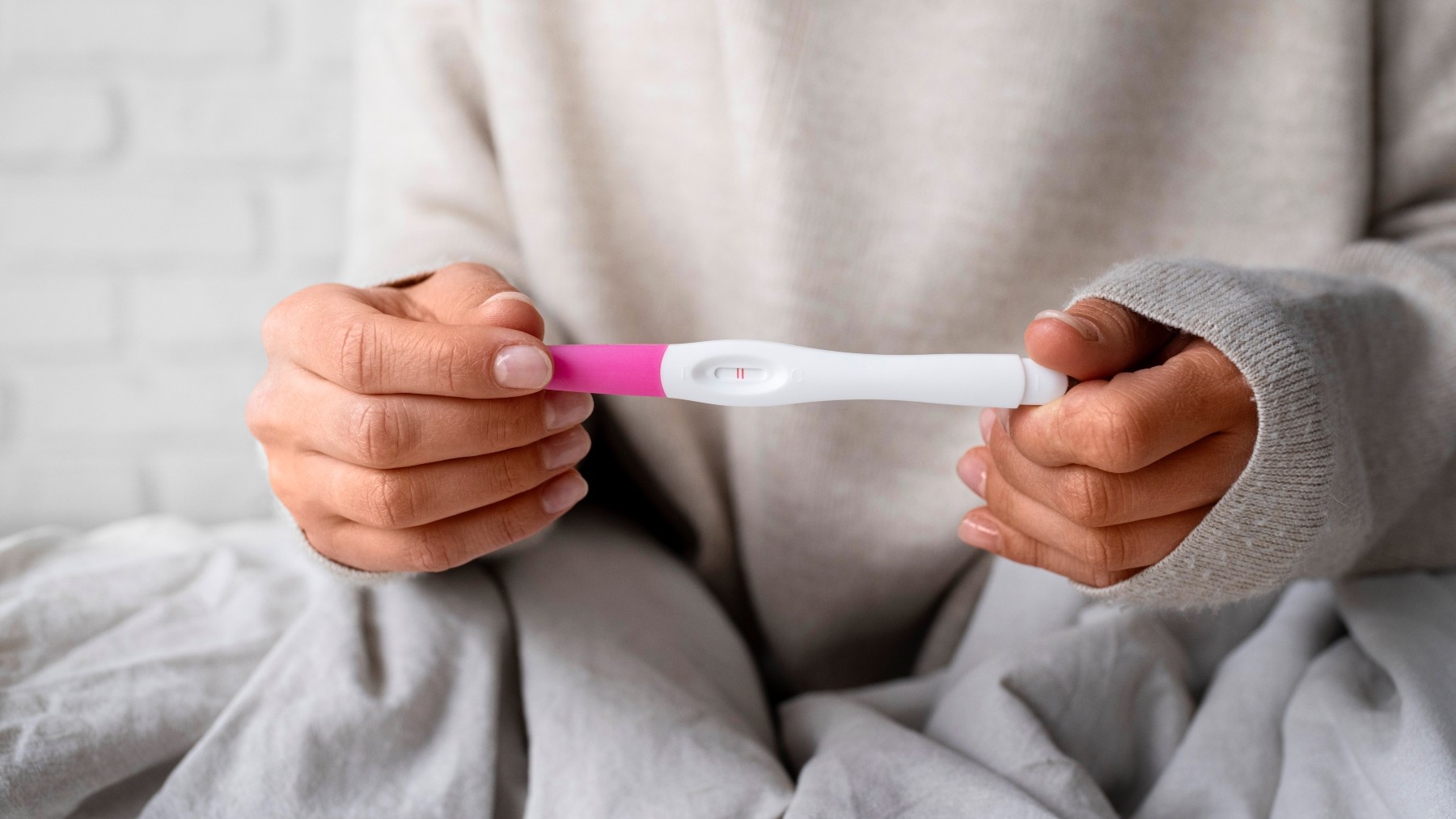 É possível engravidar depois da menopausa? Entenda o que acontece com a fertilidade