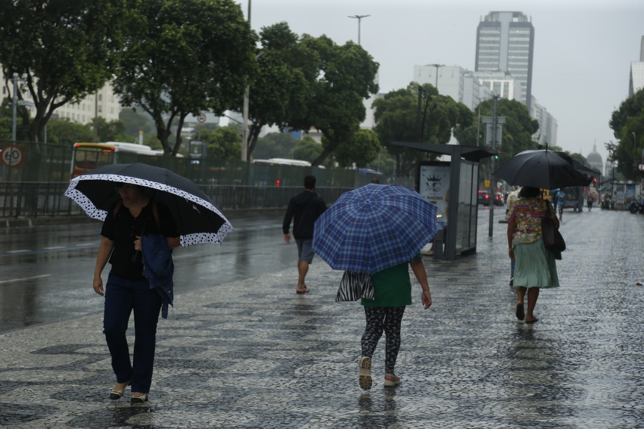 Alerta de tempestade: final de semana será marcado por chuvas isoladas no Norte, Centro-Oeste, Sul e Sudeste