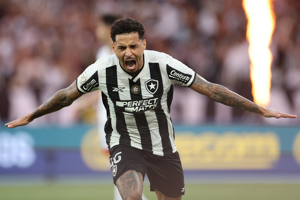 Gregor scores Botafogo's goal in the Brazilian League – Photo: Vitor Silva/Botafogo