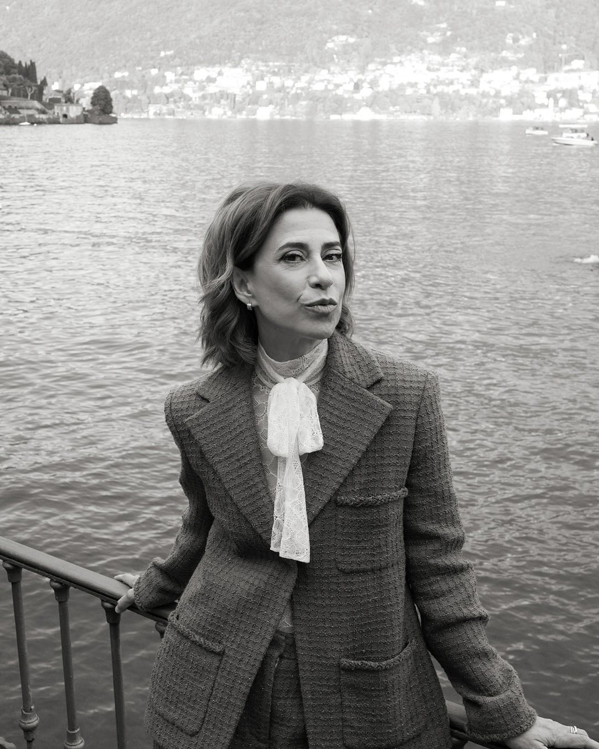 Fernanda Torres Brilha em Viagem de Luxo com Chanel: Um Encontro com Celebridades