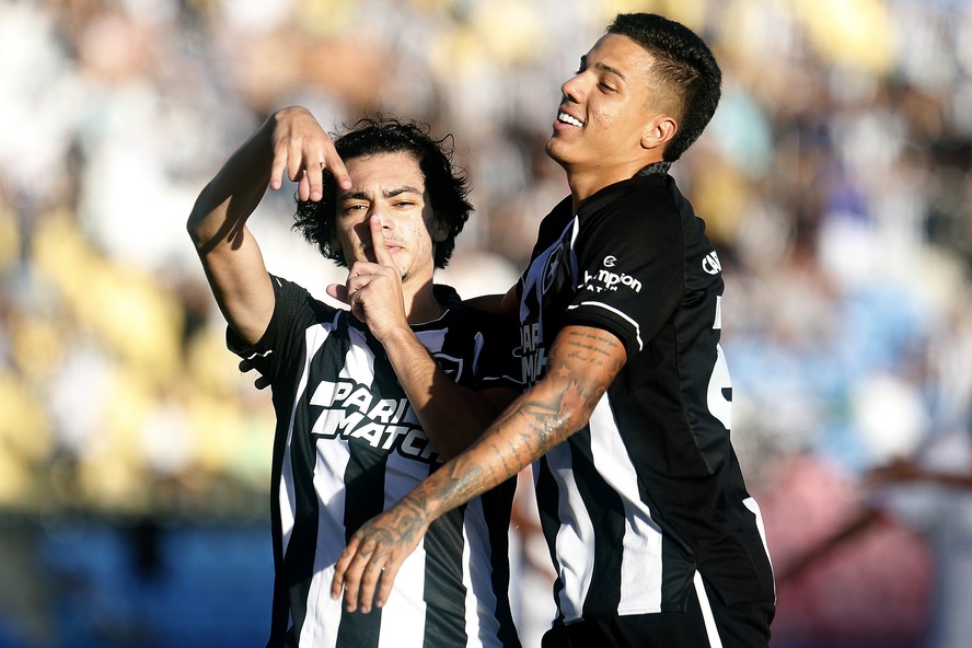 Mudanças no futebol brasileiro desde a última vez sem o Botafogo líder do  Brasileirão