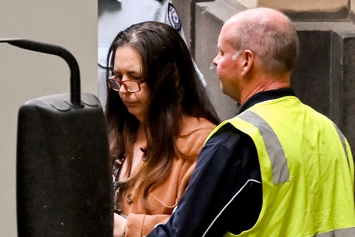 Mulher condenada à prisão perpétua por matar parentes com cogumelos venenosos tenta anular sentença na Austrália