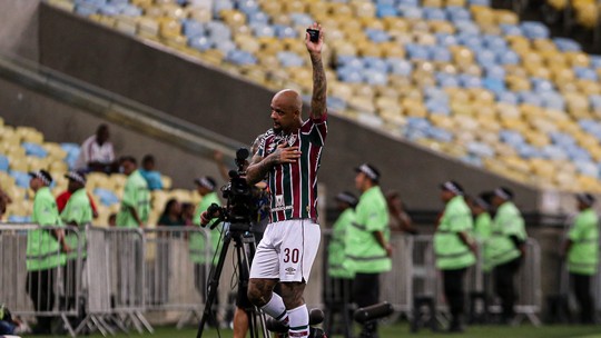 Felipe Melo celebra 100 jogos pelo Fluminense, rechaça aposentadoria e faz balanço sobre passagem pelo clube: 'Motivo de orgulho'
