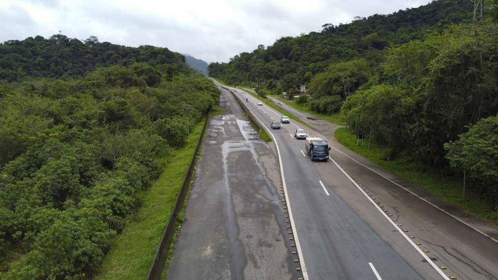 Nova subida da Serra de Petrópolis terá túneis novos, menos curvas e tempo de viagem reduzido; veja os detalhes