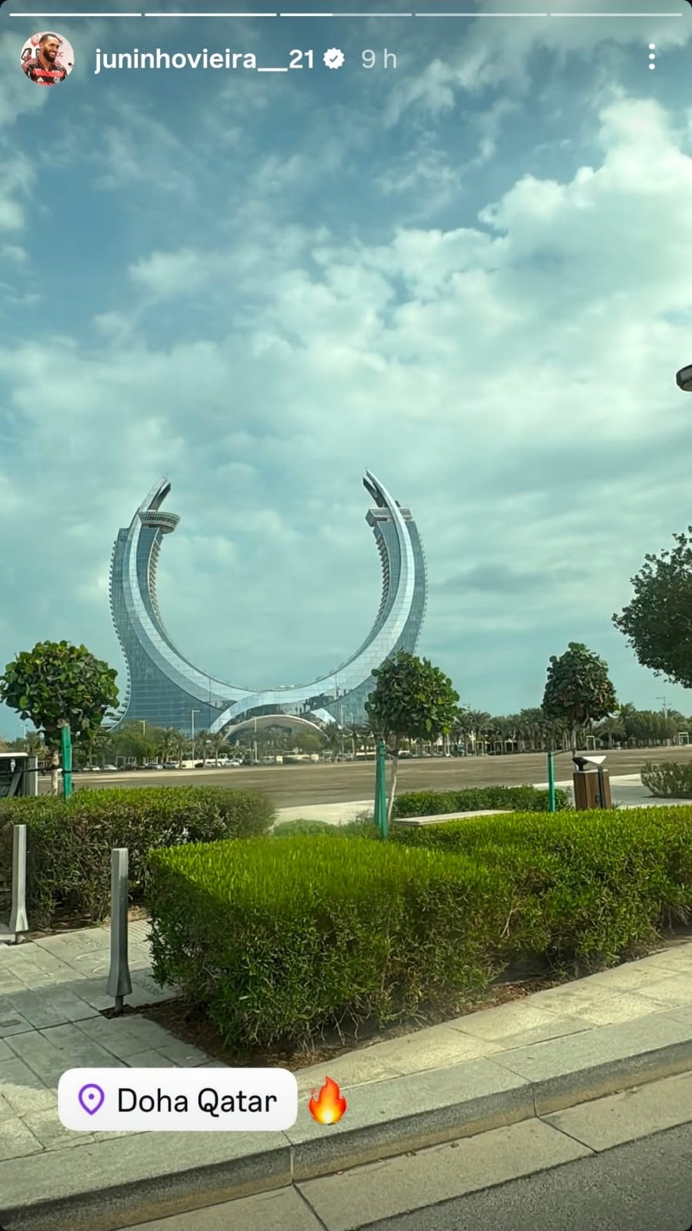 Flamengo's Juninho enjoys his time off in Doha — Photo: Reproduction