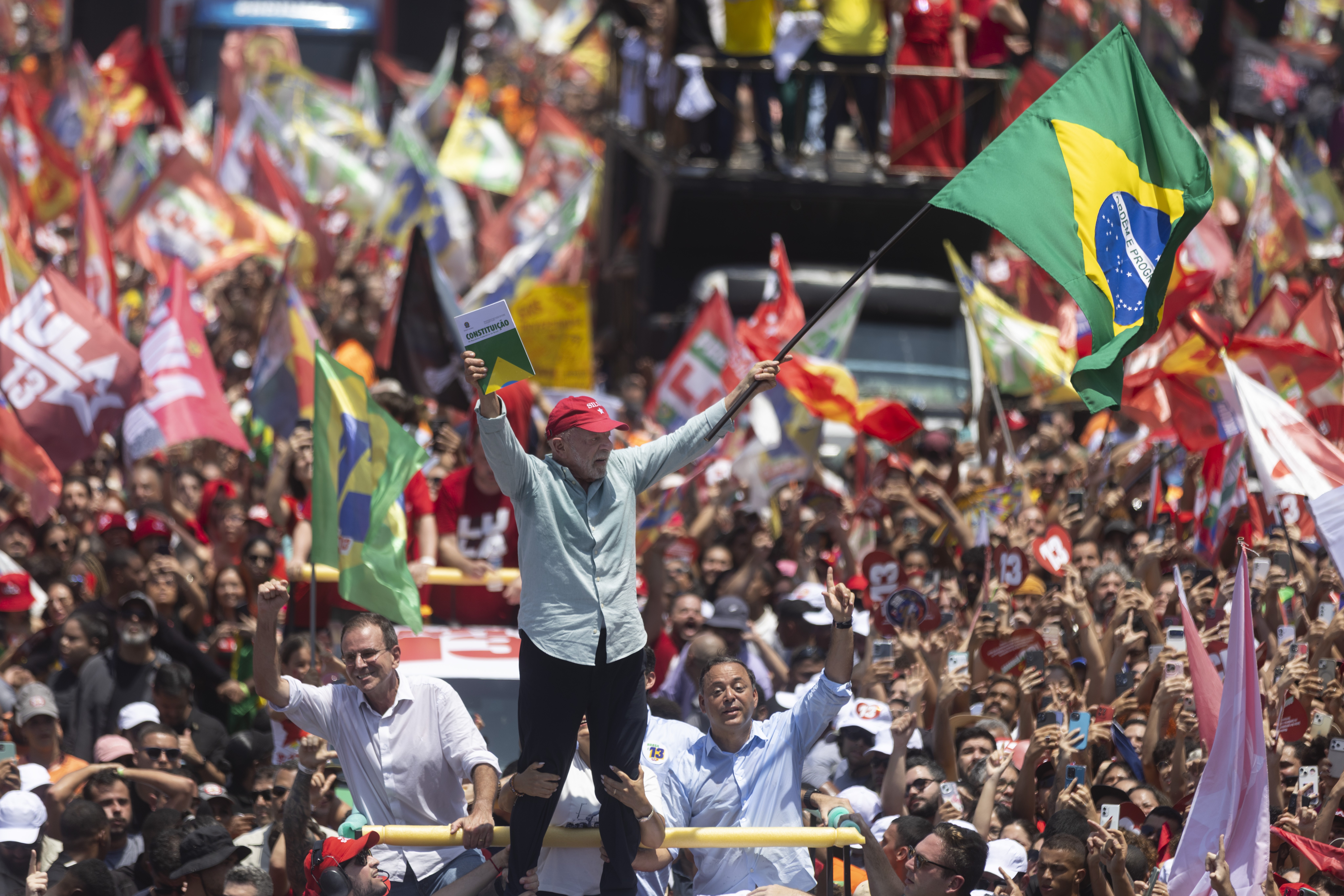 PT volta a ganhar na cidade do Rio de Janeiro pela primeira vez desde 2014; Lula vira em seis seções em relação a 2022