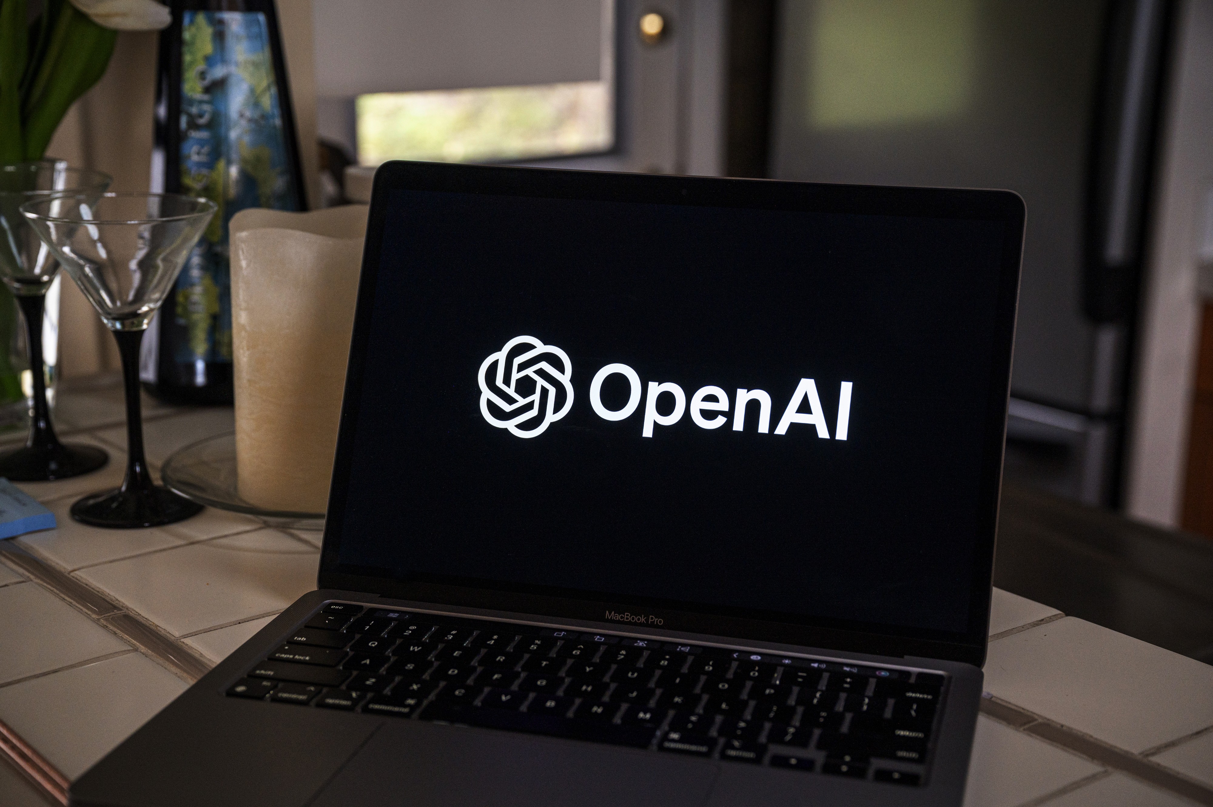 OpenAI sugere criação de um órgão global de regulação da IA com Estados Unidos e China