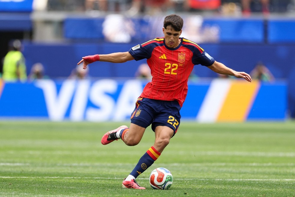 Pau Cubarsí, atleta da Espanha que atua como zagueiro — Foto: FLORENCIA TAN JUN / GETTY IMAGES NORTH AMERICA / GETTY IMAGES VIA AFP