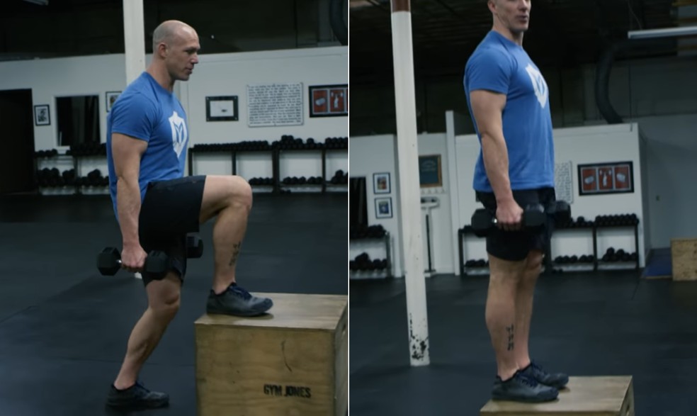 Stepup no banco com halteres. &mdash; Foto: Reprodu&ccedil;&atilde;o / Youtube