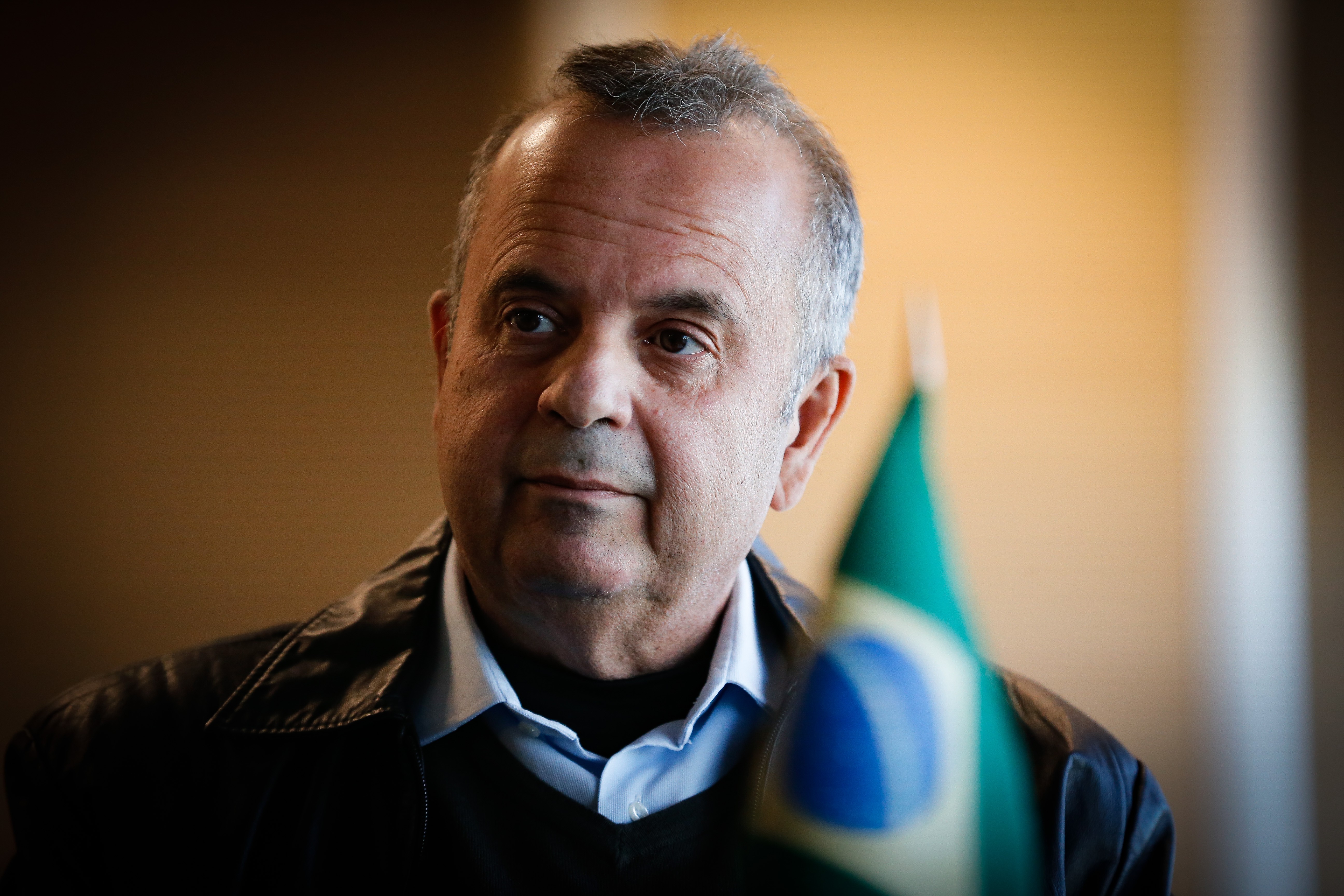 Coordenador de campanha de Flávio passa mal durante retorno a Brasília após agenda em Goiânia