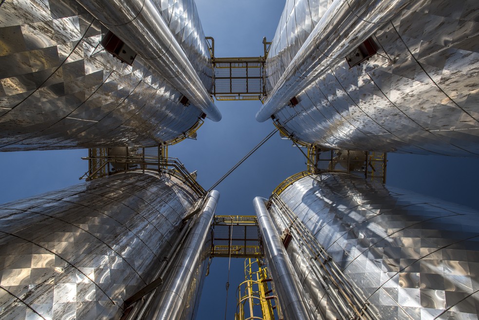 Unidades de produção de etanol de segunda geração para produção de SAF em unidade da Raízen, em São Paulo — Foto: Paulo Altafin/Divulgação