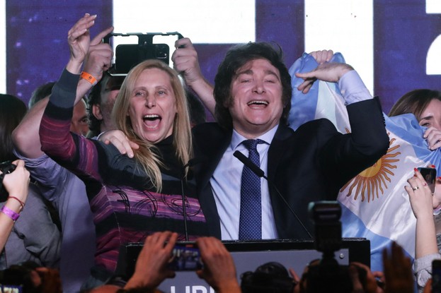 Javier Milei vence eleições primárias na Argentina