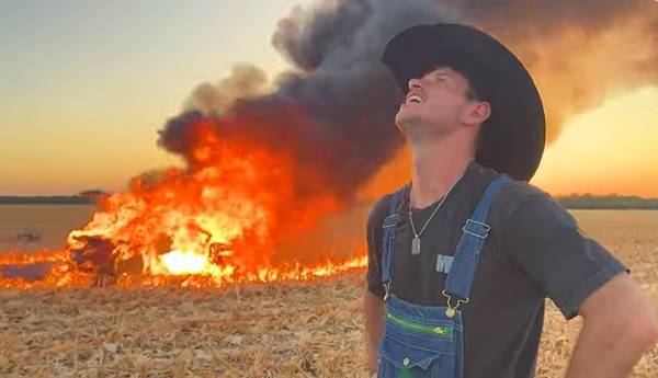 Youtuber destrói Ferrari de R$ 2 milhões acidentalmente enquanto gravava um  programa; assista ao vídeo