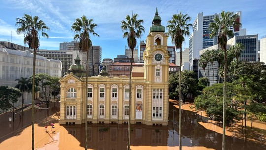 Água toma museus em Porto Alegre, mas acervo é salvo das enchentes