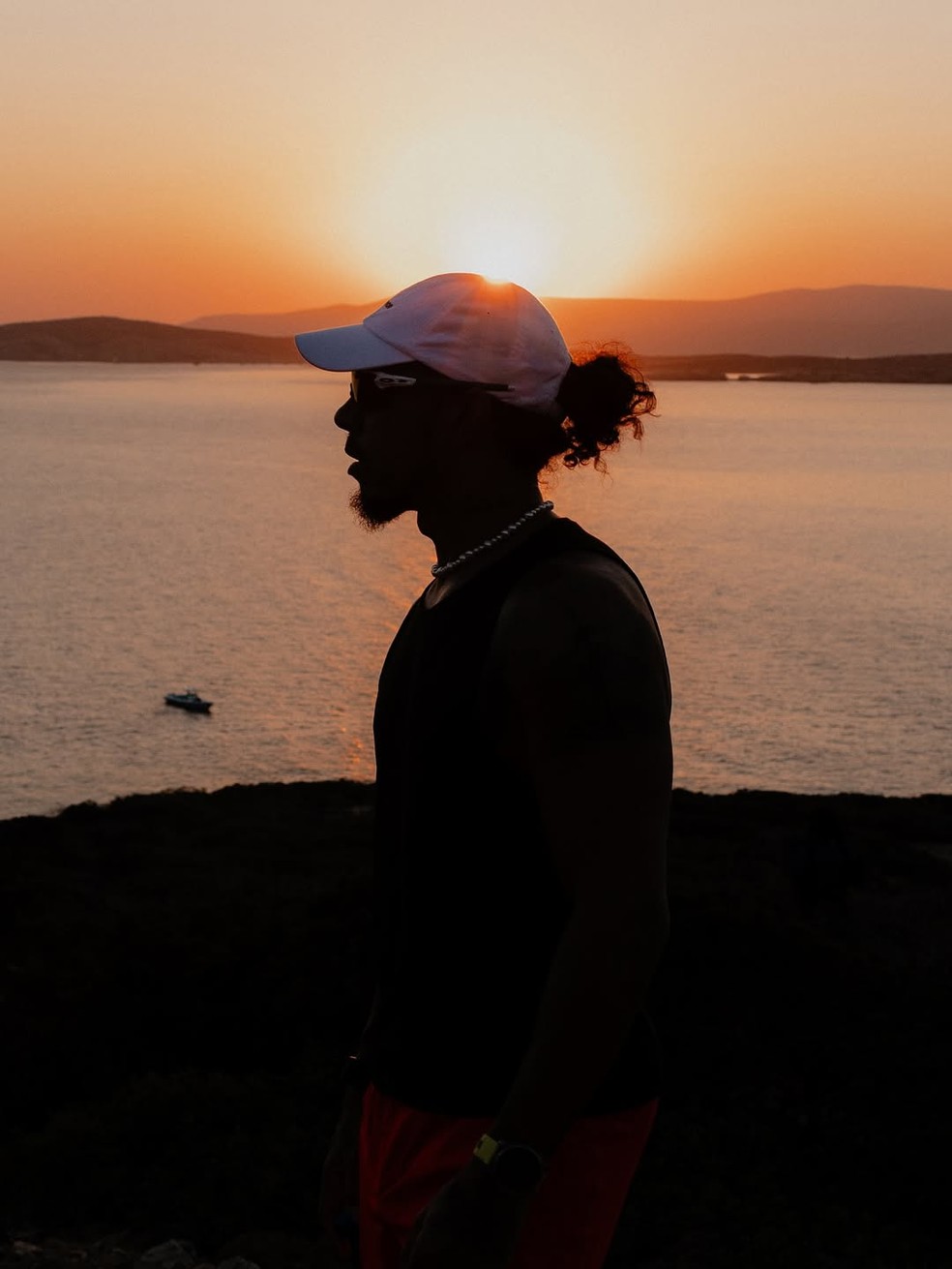 Lewis Hamilton passou a maior parte do tempo na Ilha de Paros, na Grécia — Foto: Reprodução Instagram