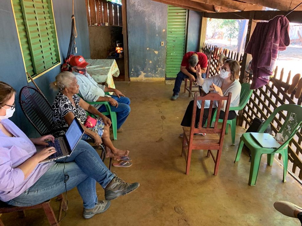 Antigos trabalhadores entrevistados pela equipe do Ministério Público do Trabalho, no Sul do Pará — Foto: Divulgação MPT
