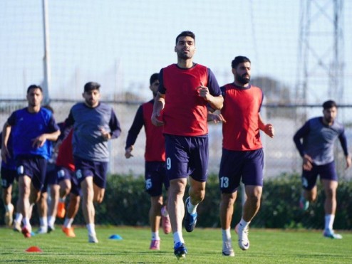 Em meio à incerteza da presença na Copa e à guerra com EUA e Israel, a seleção do Irã terá amistoso com a Nigéria hoje