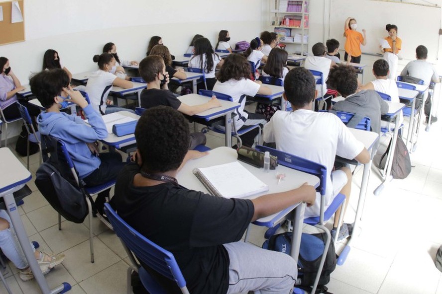 Brasil vai mal em ranking sobre investimento na educação