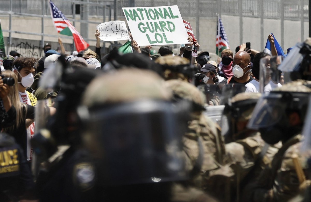 Trump desafia limites legais ao enviar Guarda Nacional para conter protestos pró-imigração em Los Angeles; entenda