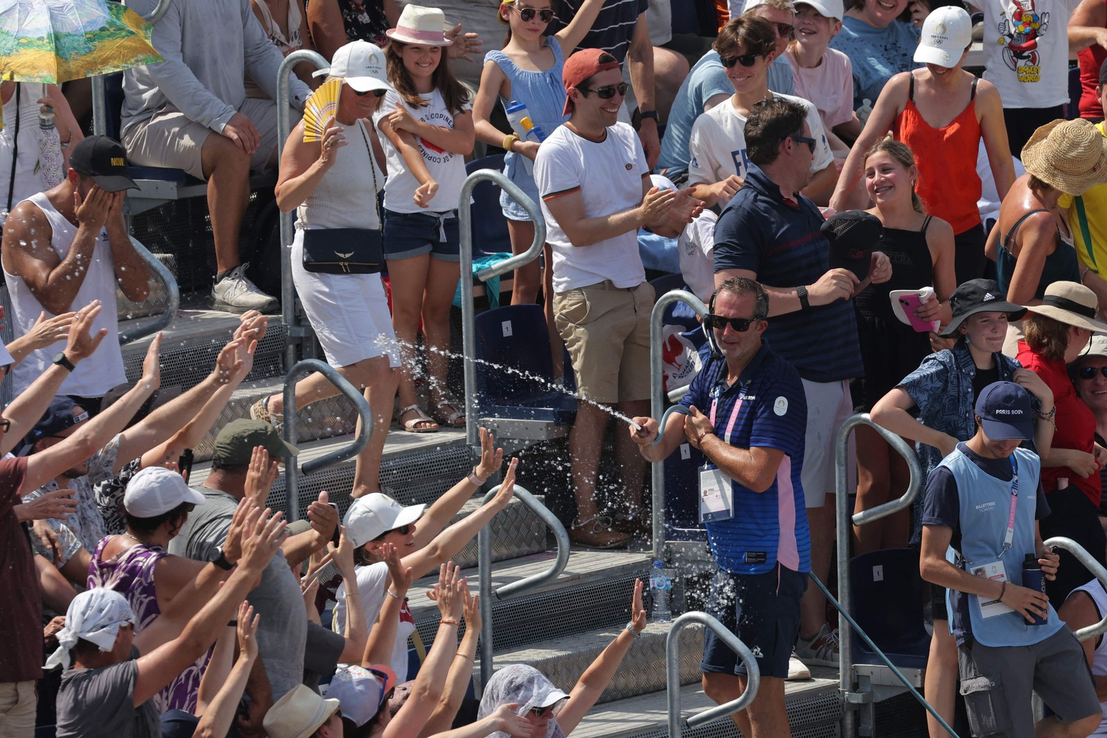 Thermometers are expected to reach 35 degrees in the French capital and its surrounding areas — Photo: Thomas Samson / AFP